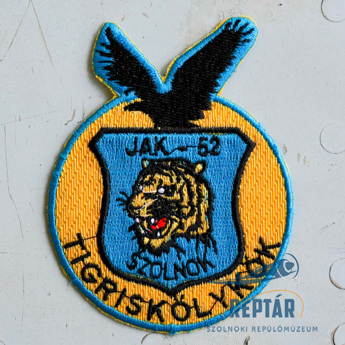 JAK-52 Tigriskölyök (kék sárga) felvarró